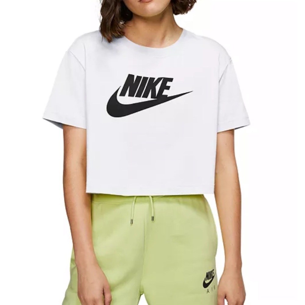 Women’s Nike cropped t-shirt